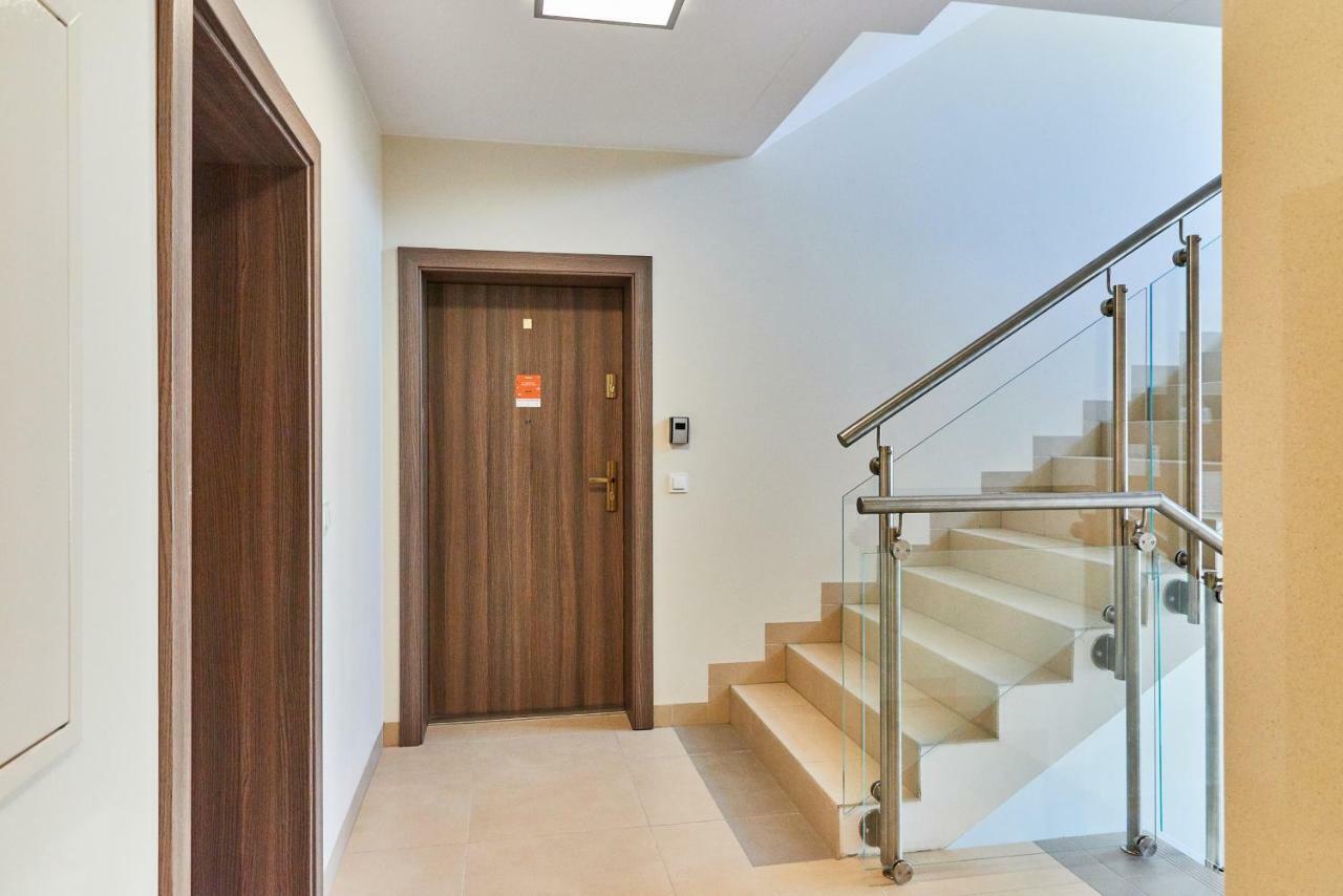 Vintage Apartment In New Estate With Parking - Krzyki Wroclaw By Noclegi Renters Exterior photo