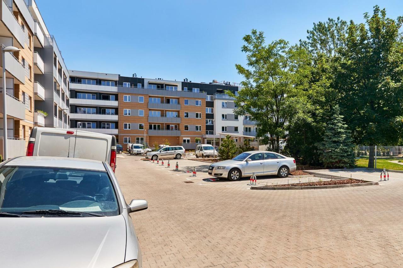 Vintage Apartment In New Estate With Parking - Krzyki Wroclaw By Noclegi Renters Exterior photo