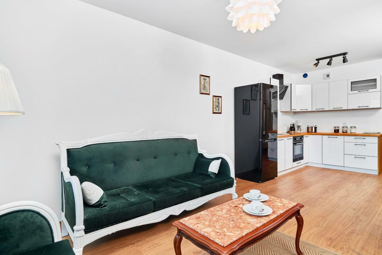 Vintage Apartment In New Estate With Parking - Krzyki Wroclaw By Noclegi Renters Exterior photo